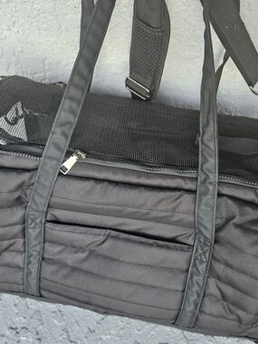Men's Black Quilted Duffel Bag - Versatile Travel & Gym Tote